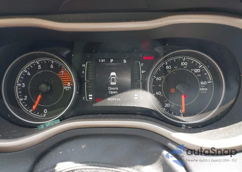 2018 Jeep Cherokee Latitude Fwd z USA, uszkodzony, nr VIN 1C4PJLCX8JD523783